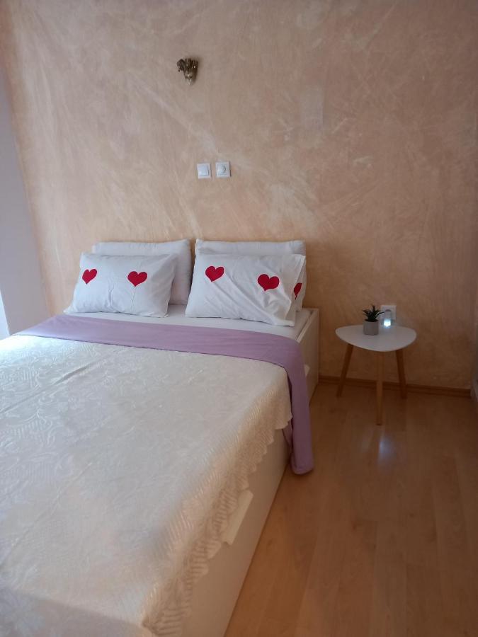 Tiny Treasure Apartment Афіни Екстер'єр фото