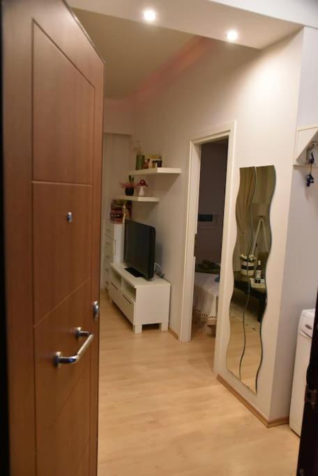 Tiny Treasure Apartment Афіни Екстер'єр фото